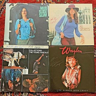 Four Autographed Records Waylon Jennings Carly Simon James Taylor Young Rascals