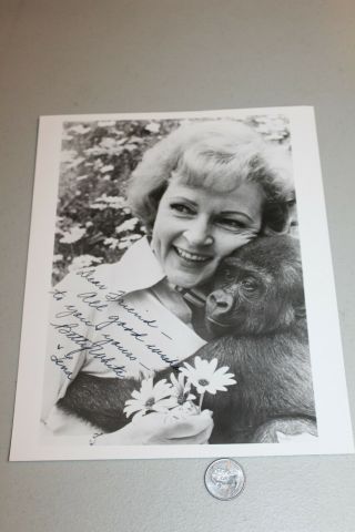 Rare Betty White 8x10 Signed Autographed B&w Photo Picture Baby Gorilla Monkey