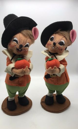 Pair Annalee Thanksgiving Curly Tail Mouse Pilgrims With Pumpkins 11” Mice