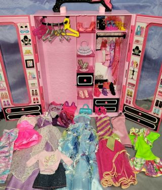 Barbie Ultimate Fashionista Storage Closet Carrying Case,  Clothes & Accessories