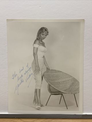 HAND SIGNED AUTOGRAPH YVETTE VICKERS 8X10 PHOTOGRAPH 2