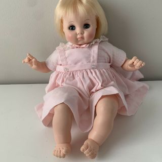 Vintage 1977 Madame Alexander Doll 15” Blonde Cloth Body Baby