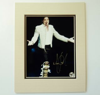 Michael Jackson Matted Glossy Concert Photograph Picture 8 X 10 Repli - Autograph