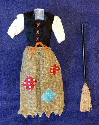 Vintage Barbie 0872 Cinderella Poor Dress With Broom (1964 - 1965)