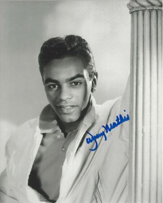 Singer Johnny Mathis Signed Authentic 8x10 Photo 17 Legendary Crooner Proof