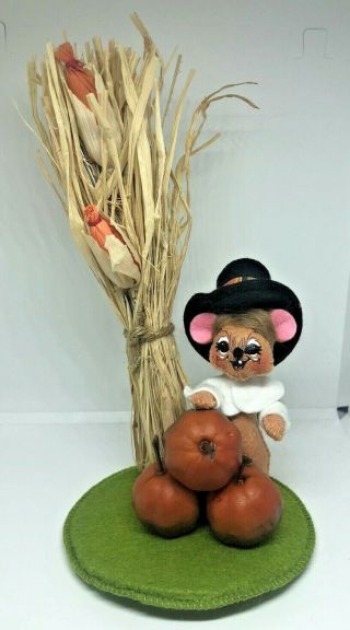 Annalee Pilgrim Mouse With Pumpkins & Cornstalk Doll 8 " Fall Thanksgiving 2009