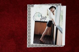 Taylor Swift Photograph Handsigned 8 X 10,  With