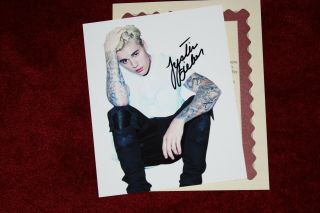 Justin Bieber Photograph Handsigned 8 X 10,  With