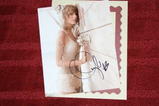 Taylor Swift Sexy Photograph Handsigned 8 X 10,  With