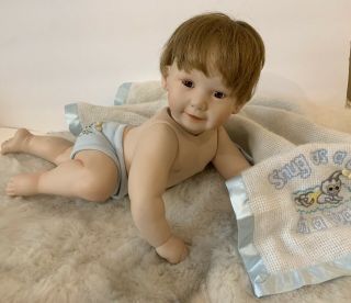 Ashton - Drake " Snug As A Bug In A Rug " Baby Boy Crawling Porcelain Doll W/accs.