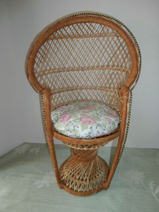 Vintage Wicker Rattan Peacock Chair Dolls & Bears Furniture/plant Stand 16” Tall