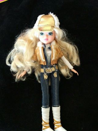 Bratz Moxie Girlz Doll - Avery Magic Snow Hat Inc Mga Toy 2009 Guc Minimal Use