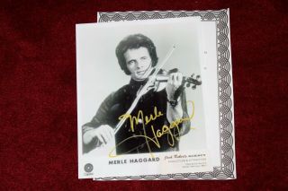 Merle Haggard B/w Photograph Handsigned 8 X 10,  With