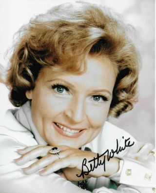 Betty White Golden Girls / Hot In Cleveland Autograph Rp 8x10 Color Photo