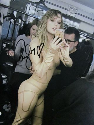Taylor Swift Sexy Find Hand Signed Photo