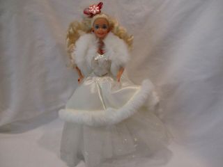 Vintage 1989 Mattel Twist N Turn Happy Holiday Christmas Barbie Doll Blond Hair