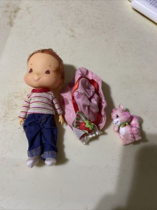 Strawberry Shortcake Custard Scented Doll Figure Bandai Berry Best Friends Read