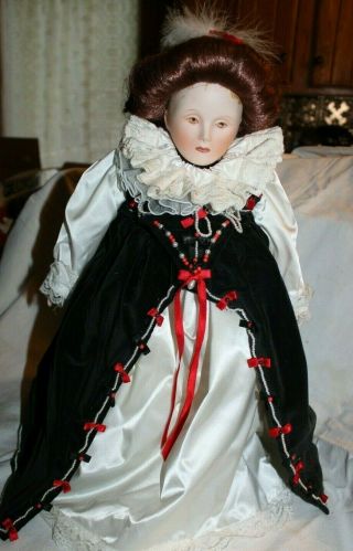 Franklin Heirloom Porcelain Dolls,  " Elizabeth I ",  The Great Queens Of England