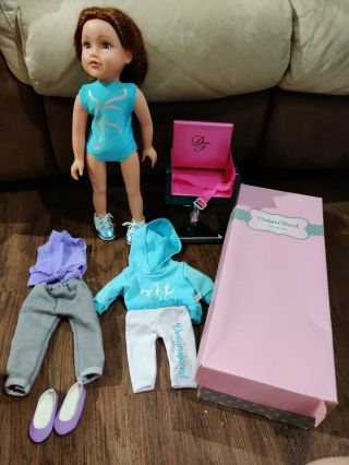Design A Friend Doll And Salon Chair & Extra Clothing