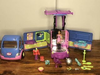 Mattel 2004 Polly Pocket Lights Sound Music Club Groove Party Bus Dolls