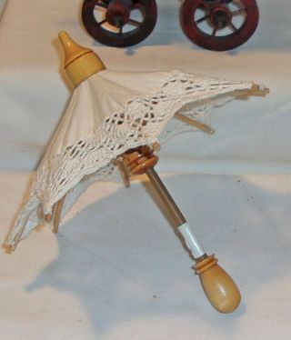 MINIATURE OLD FASHION WICKER BABY BUGGY & PARASOL FOR SMALL DOLL OR TEDDY BEAR 2