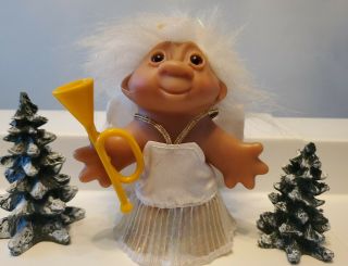 2005 Dam 5 " Holiday Christmas Angel Troll With White Hair & Yellow Horn